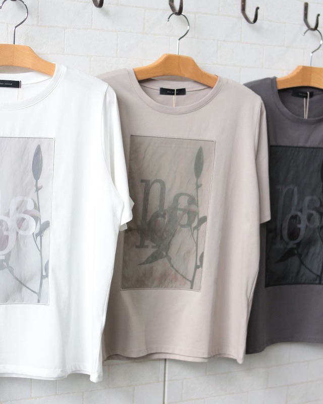 【BouJeloud】大人モードなTシャツ！　フラワーロゴプリントTシャツ　(260600)