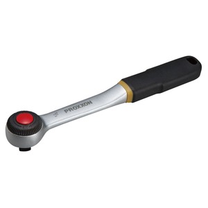 【新着特価】プロクソン(PROXXON)スタンダードラチェット 1/2 差込角1/2インチ(12.7mm) ダイヤル切替式 プッシュリリース付きでソケット抜け防止 52枚歯はしっかり締付可能 TPRラバーグリップ(吊り下げ用穴付) DIY 2年