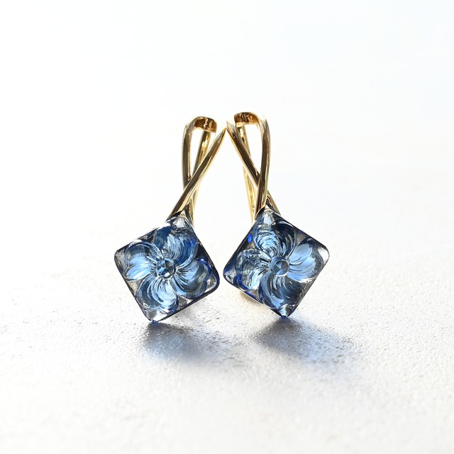 ２個セット｜ヴィンテージガラスのイヤーカフ［スクエアフラワー・ネイビー］