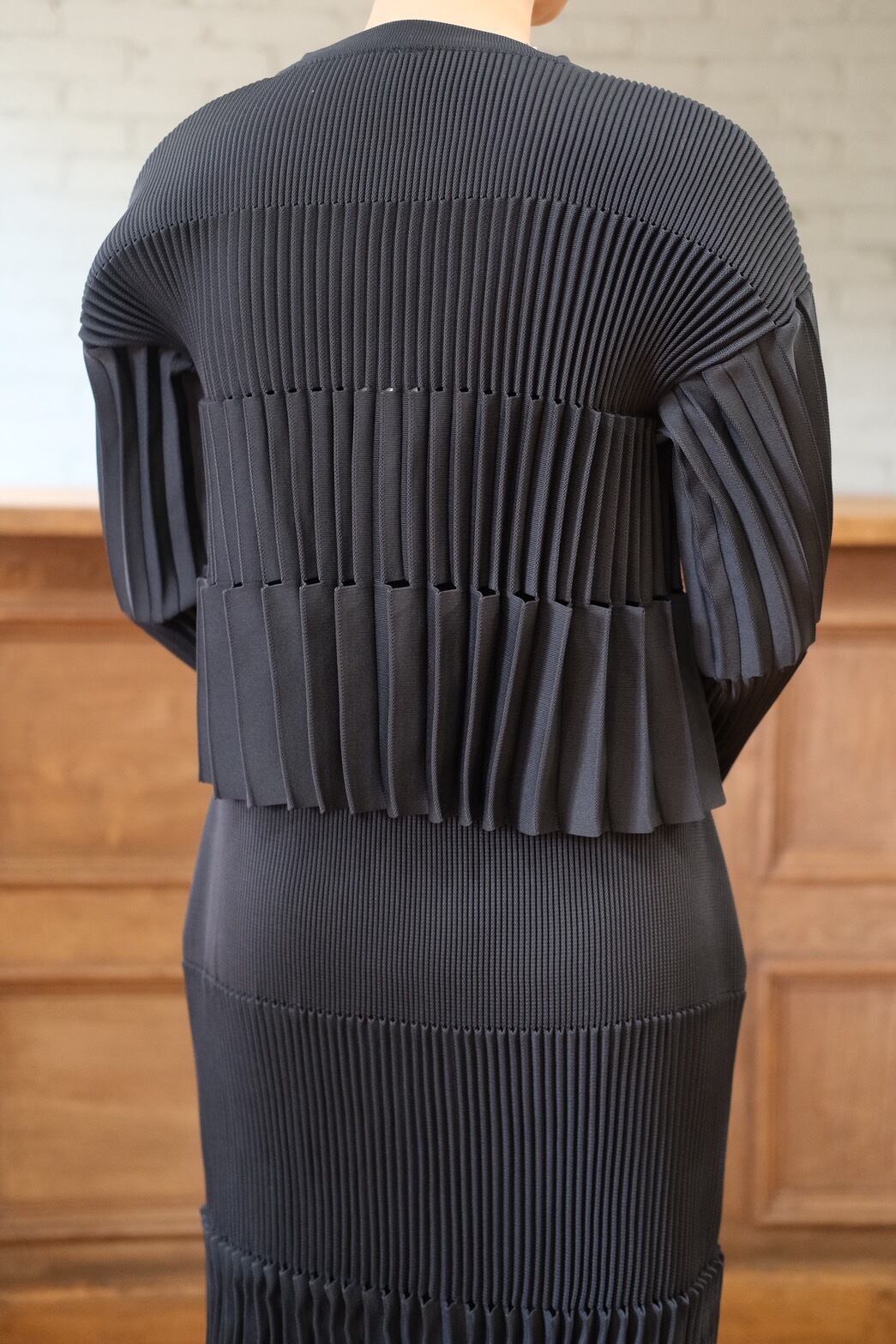 CFCL】 ACCORDION CROPPED CARDIGAN -black- | loop