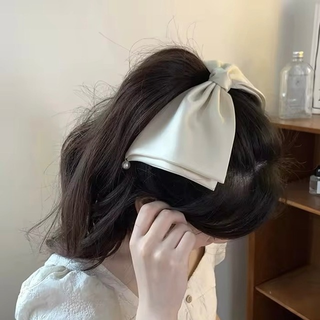 パール付きリボンバレッタ