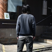 中綿なしで着やすい、ボンバージャケットと日焼け加工が魅力なミリタリーパンツコーディネート