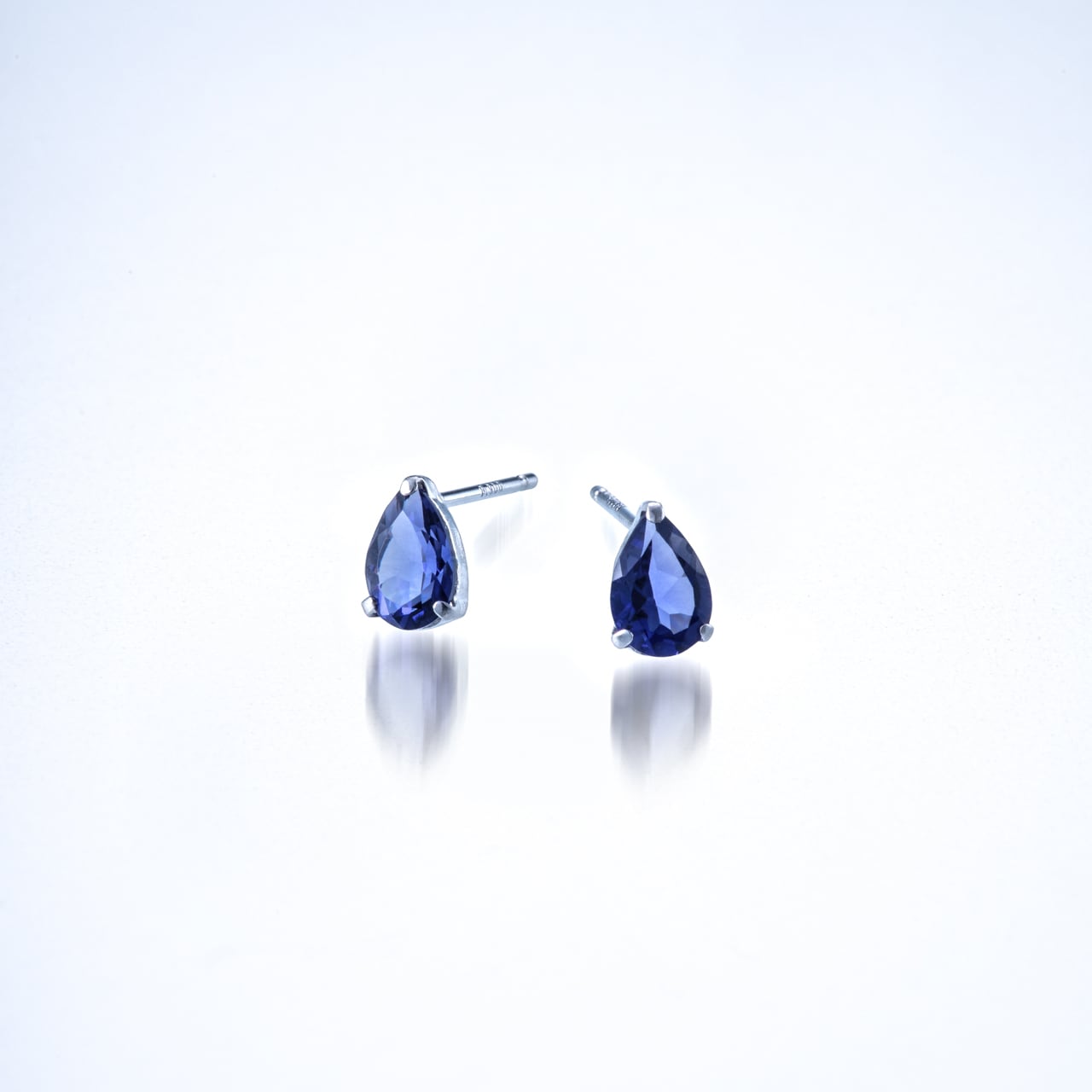 【再m-3】ピアス アイオライト