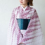 「ラズベリーレッド×グレージュ」〜斜めピーコック柄　〜近江ちぢみ