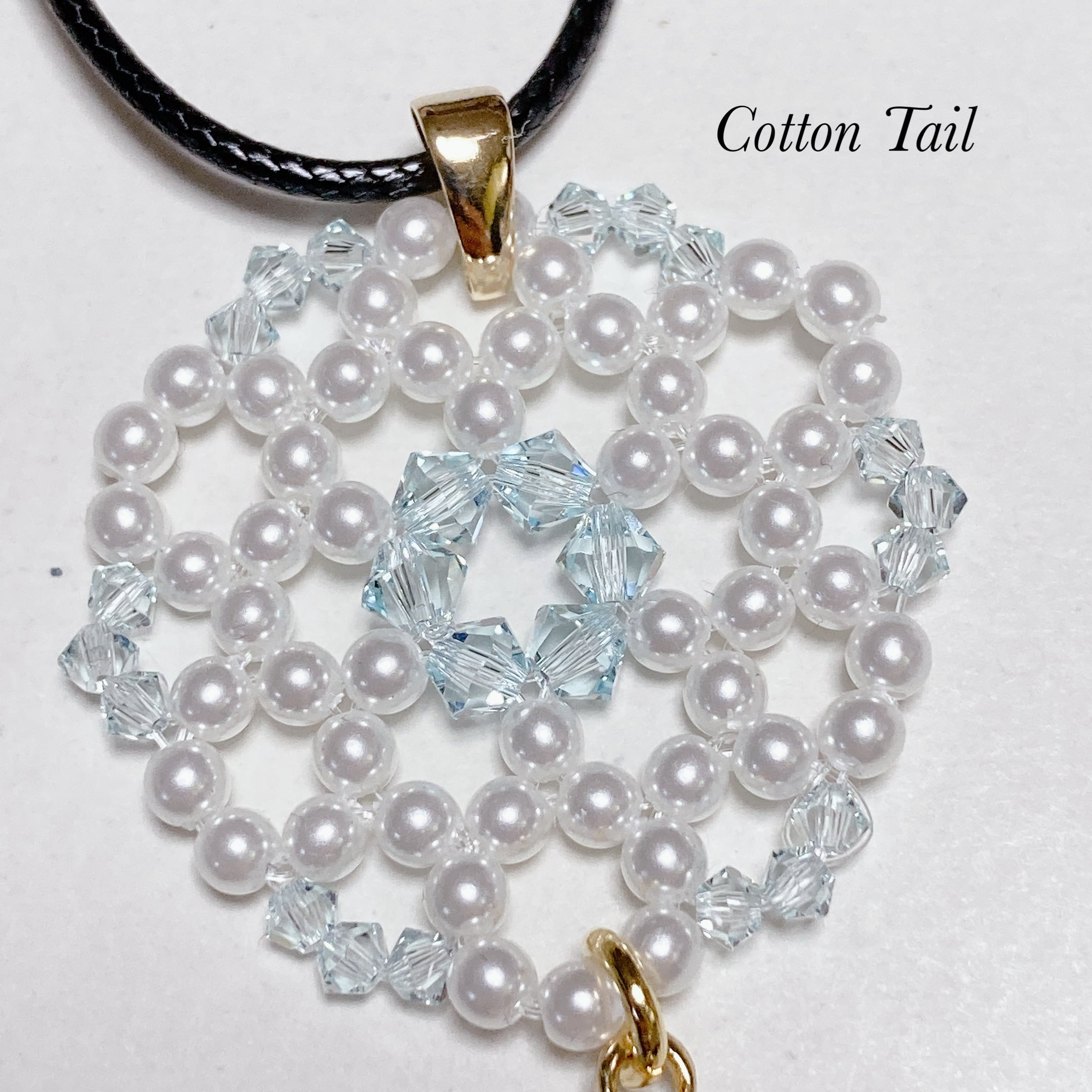 ビーズで編んだトップと雪の結晶(スワロフスキー)ネックレス | Cotton Tail