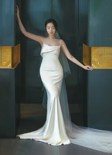 美品！ ウエディングドレス ホワイト ミニトレーン/短トレーン  