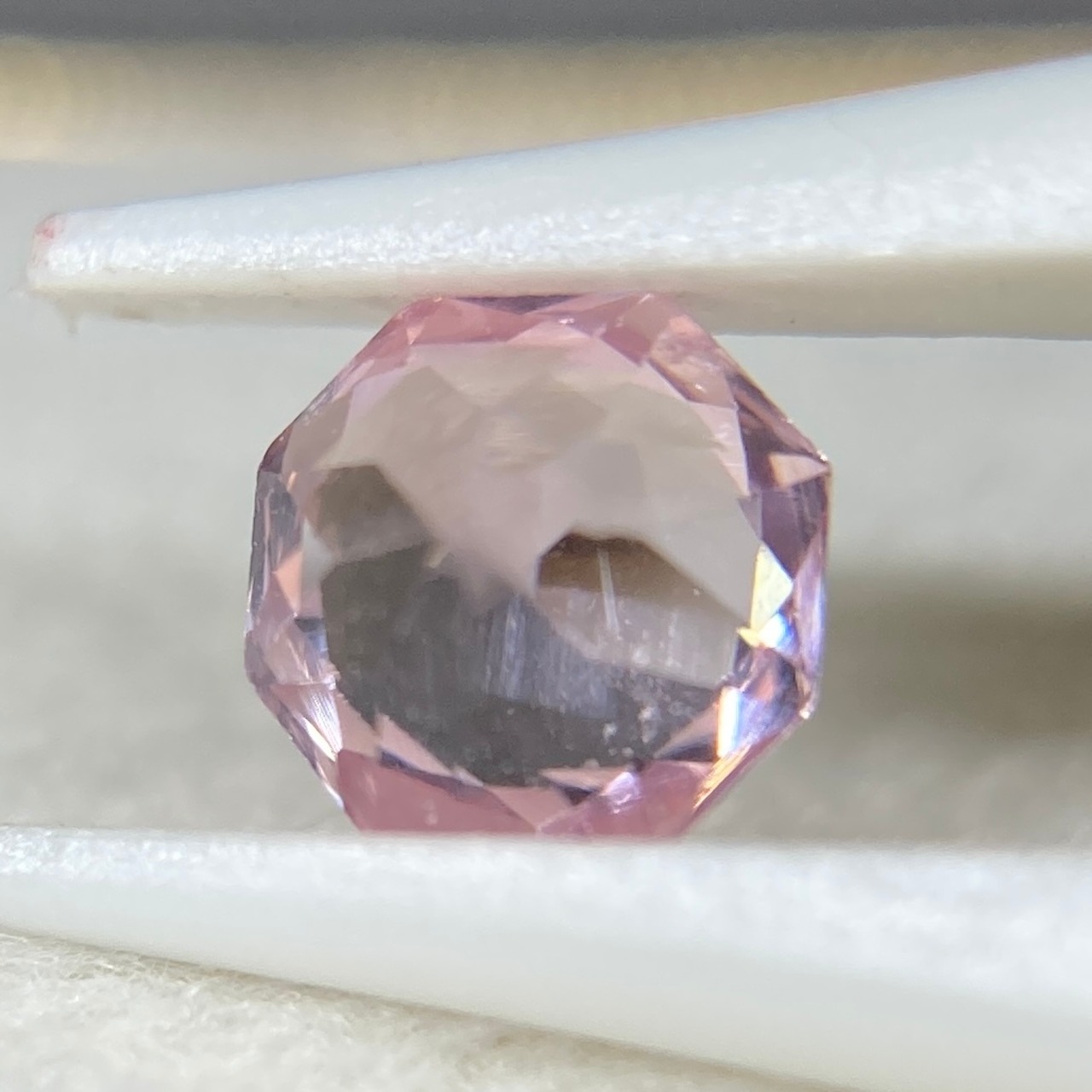 お花みたいなスピネル  約4.4mm*3.3mmmm r-0392