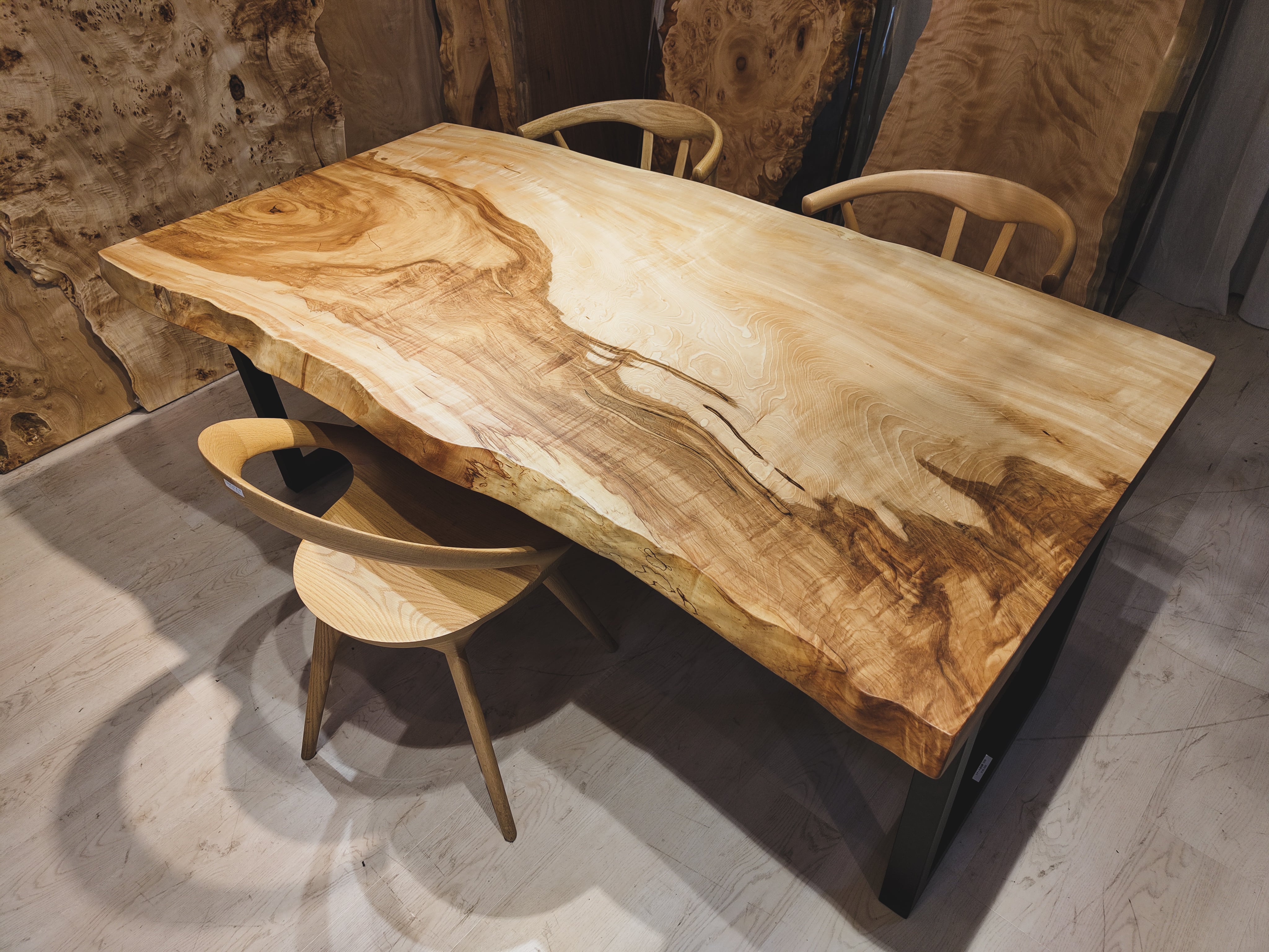 ≪青山店≫栃（トチ） 一枚板 1780×890-855×52 242270 | 千年家具 - 一