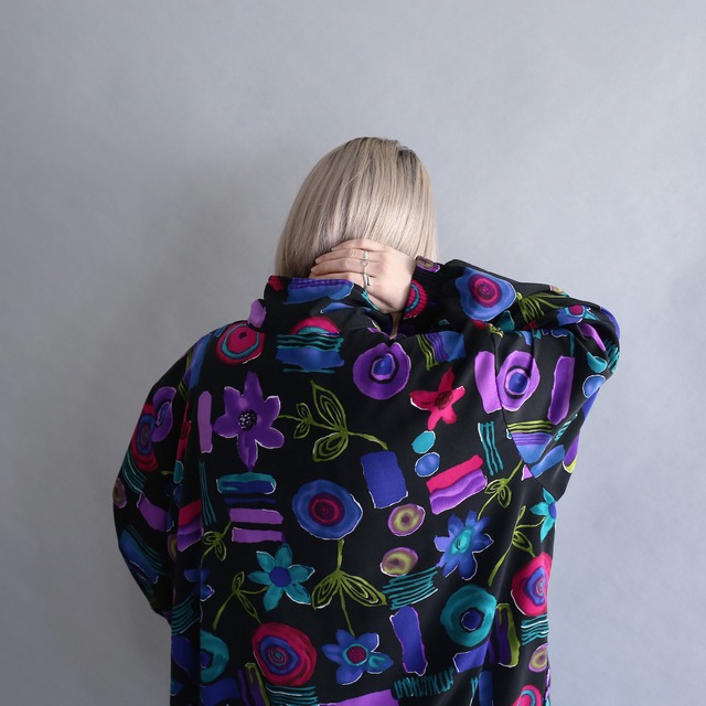 flower and circle poison color  pattern high-neck blouson