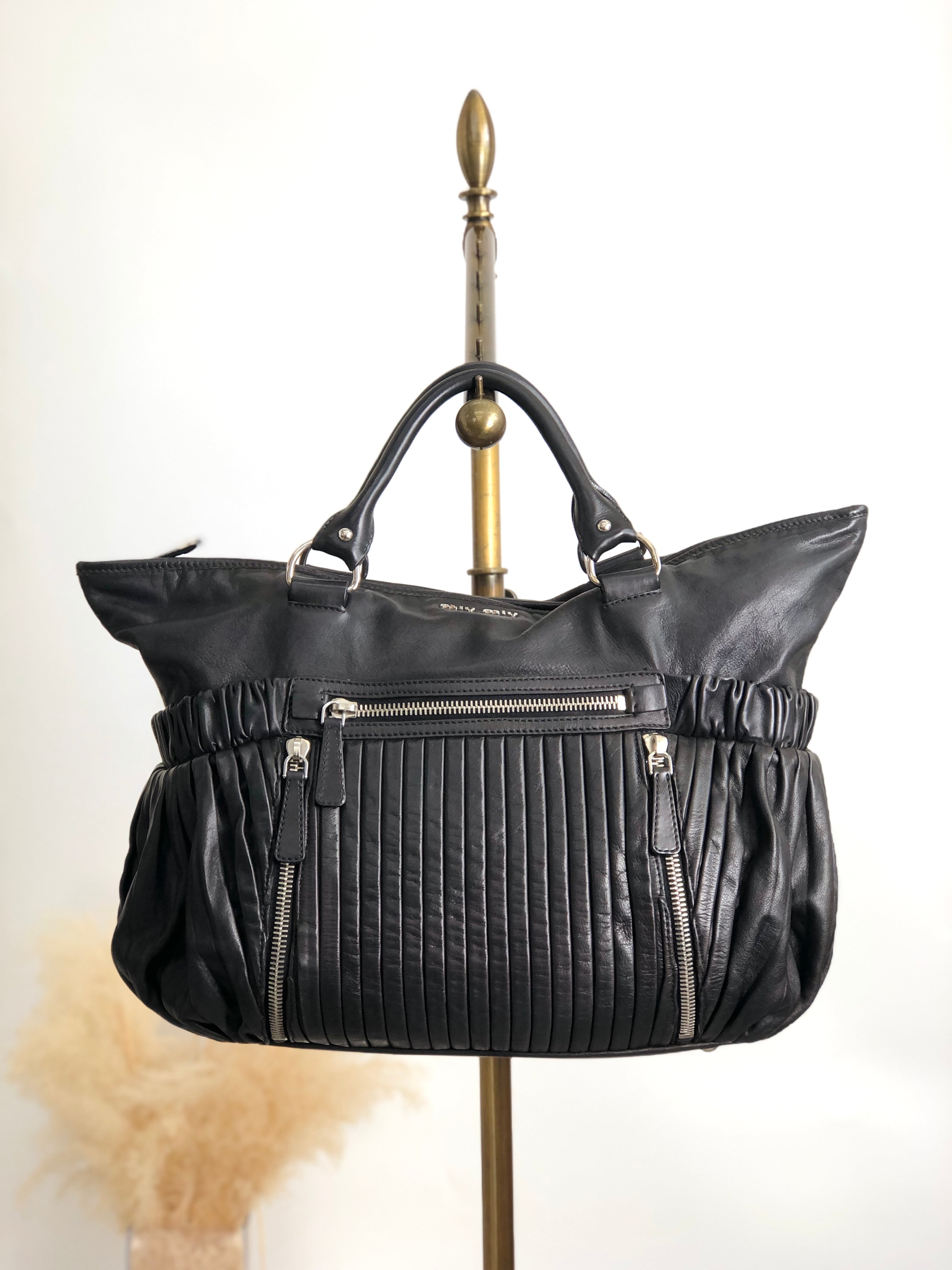 miu miu トートバッグ ブラック フロントジッパー レザー vintage