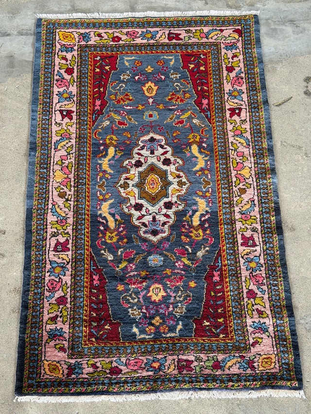 【送料込み】デッドストック　未使用品　 トルコ     カイセリ絨毯　ブルー　111×186　TRB4493