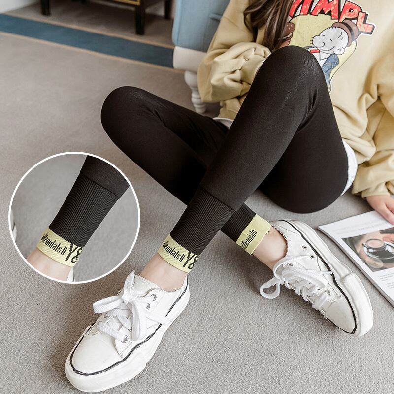 【新作】【送料無料】 マタニティ服2020春と秋のスタイルネットワーク赤い口蹄疫文字スキニーパンツママ妊娠中の女性アブドム レッド スプリング 春物 オータム 秋物 AL expec361767026580