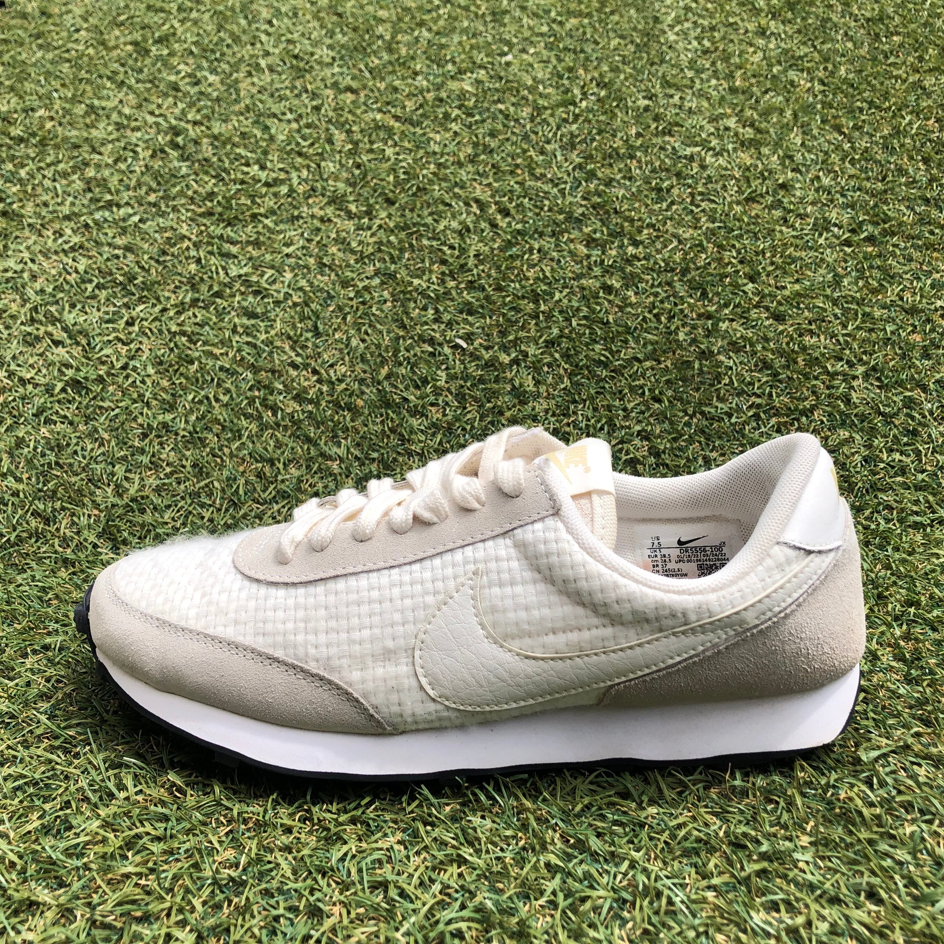 NIKE DAYBREAK ナイキ デイブレイク HB327