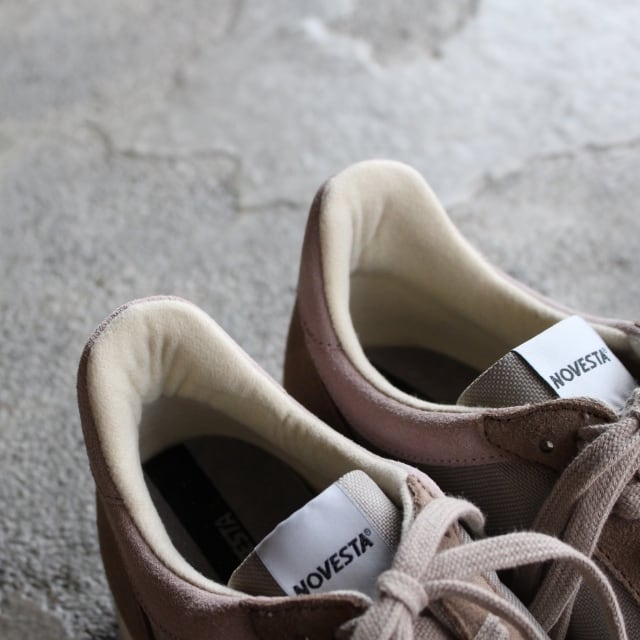 ノベスタノヴェスタNOVESTAベージュくすみピンク/ブラウン スニーカー23