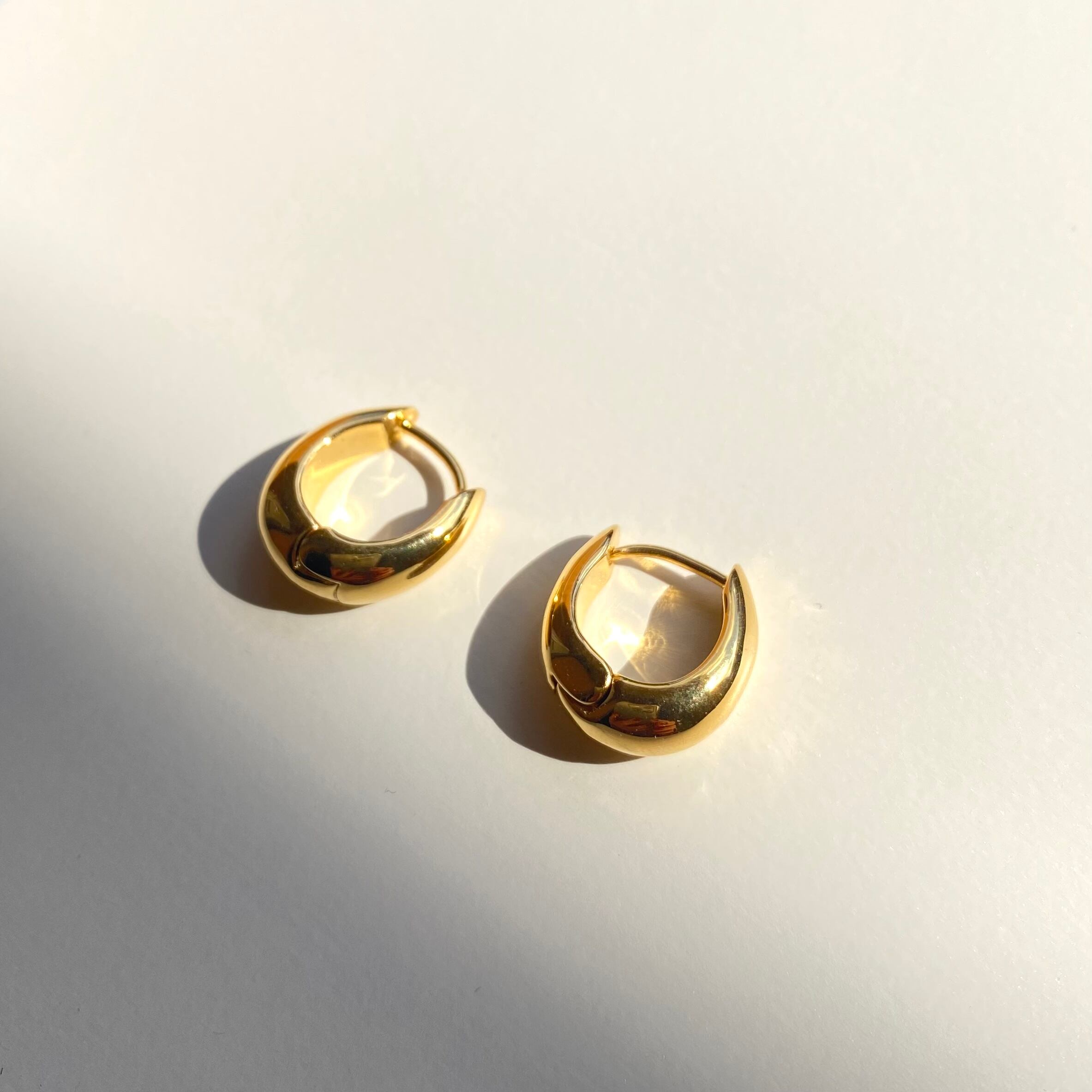 Basic hoop pierce (S) + gold