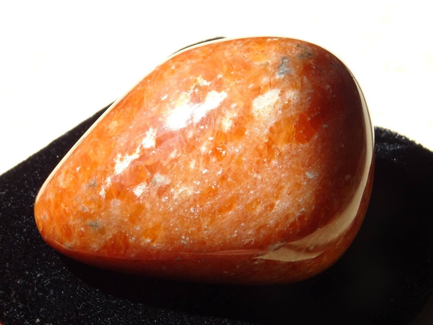 マグマカルサイト」 オレンジカルサイト・Bigタンブル | 虹石屋