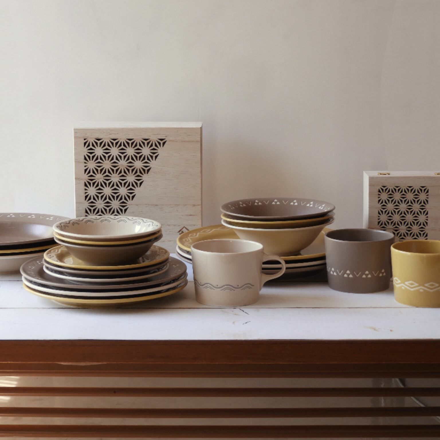 komon】木箱入16cm小皿5枚セット【YMK80】 | yamaka official shop