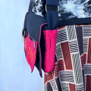 フラワー刺繍ショルダーバッグ