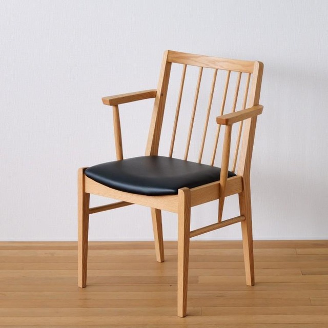 アームチェア 肘付き 食卓 木製 おしゃれ シンプル オーク ダイニング用 革 合皮 ビニールレザー 無垢材 天然木 北欧 和モダン ナチュラル 格子 いす