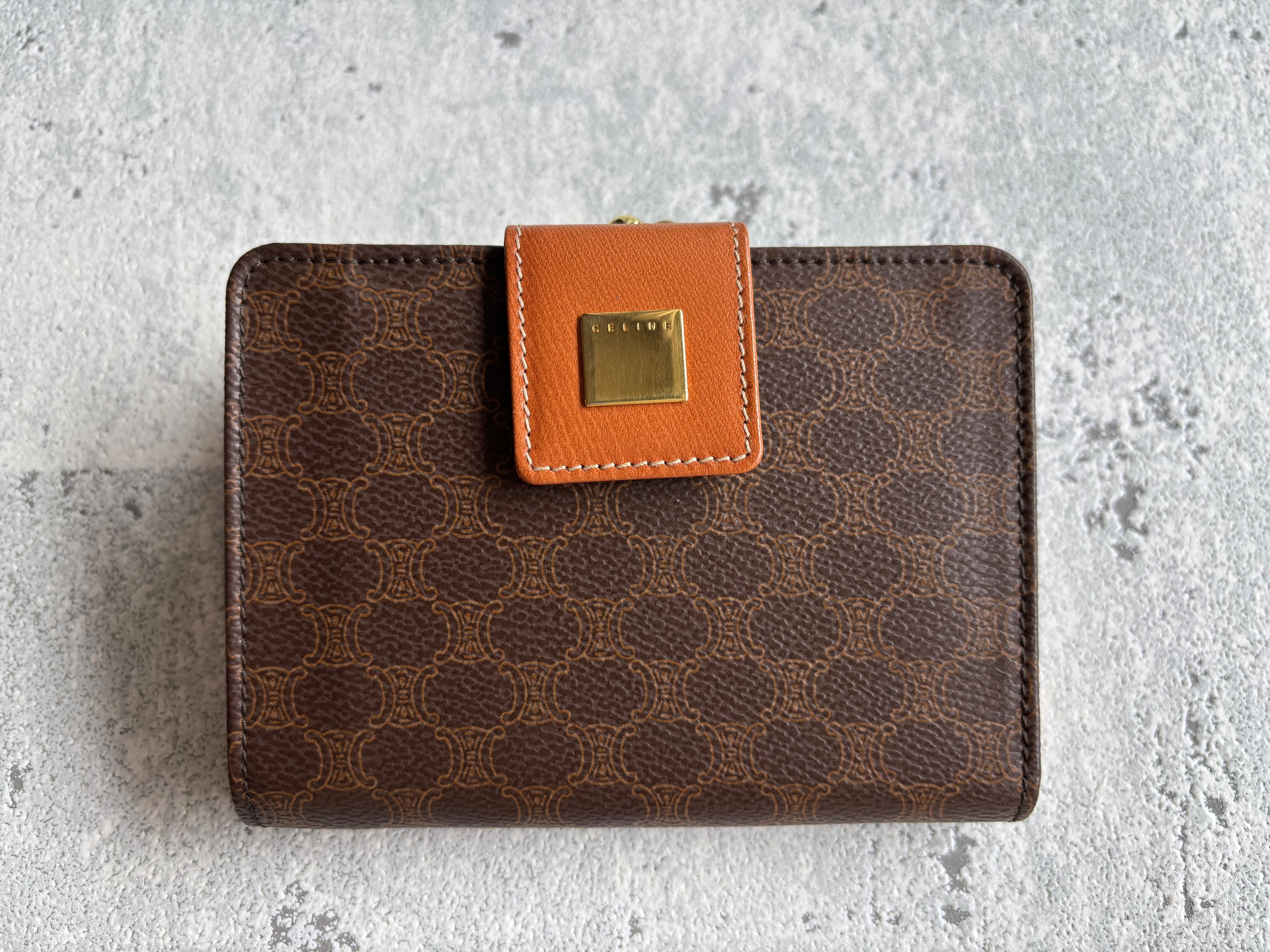 CELINE フラップスクエアプレート マカダム柄 がま口財布