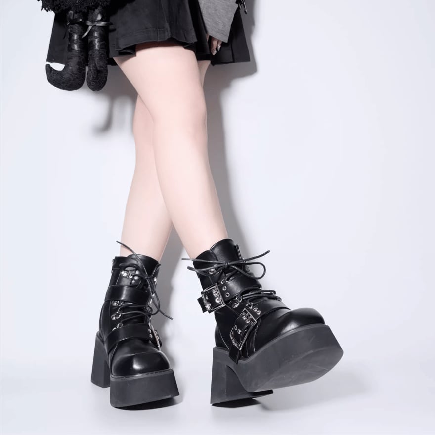 ロリータファッション通販 SEASONZ セミロリ 厚底靴 ブーツ ヒール高9.5cm ストリート系ファッション ゆめかわ ロリータファッション lolita | ロリータファッション通販 SEASONZ powered by BASE ロリータファッション通販 SEASONZ セミロリ 厚底靴 ブーツ ヒール高9.5cm ストリート系ファッション ゆめかわ ロリータファッション lolita | ロリータファッション通販 SEASONZ powered by BASE