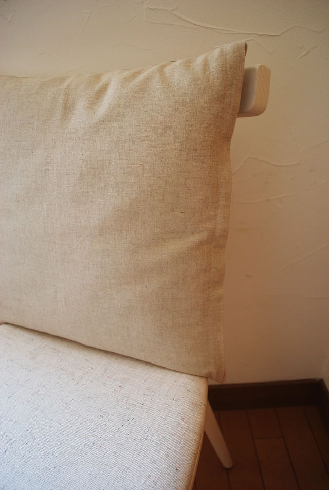 < se-ate>  背あてクッション