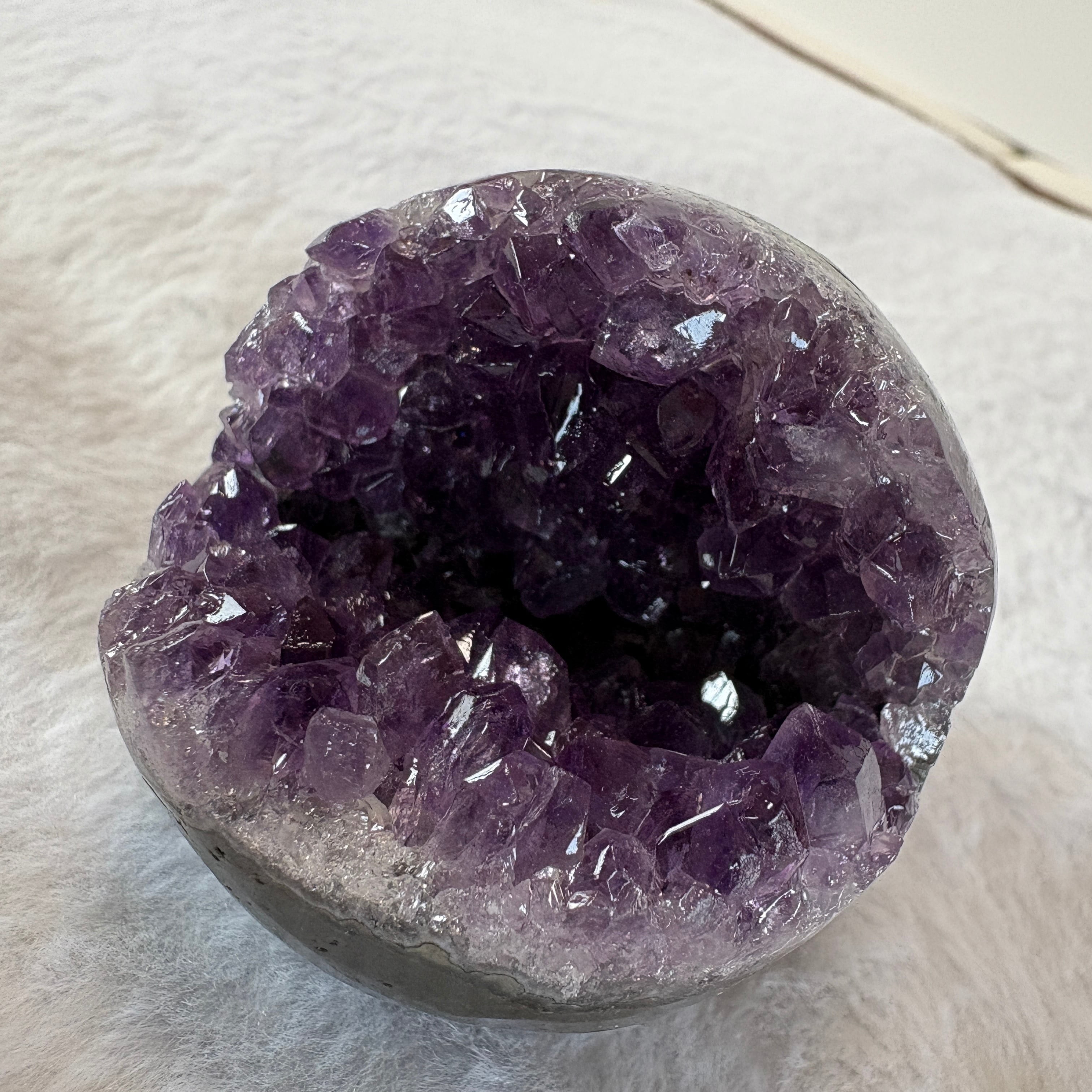 ①ウルグアイ産 アメジスト笑口（わらいぐち）直径5.0㎝｜濃紫結晶