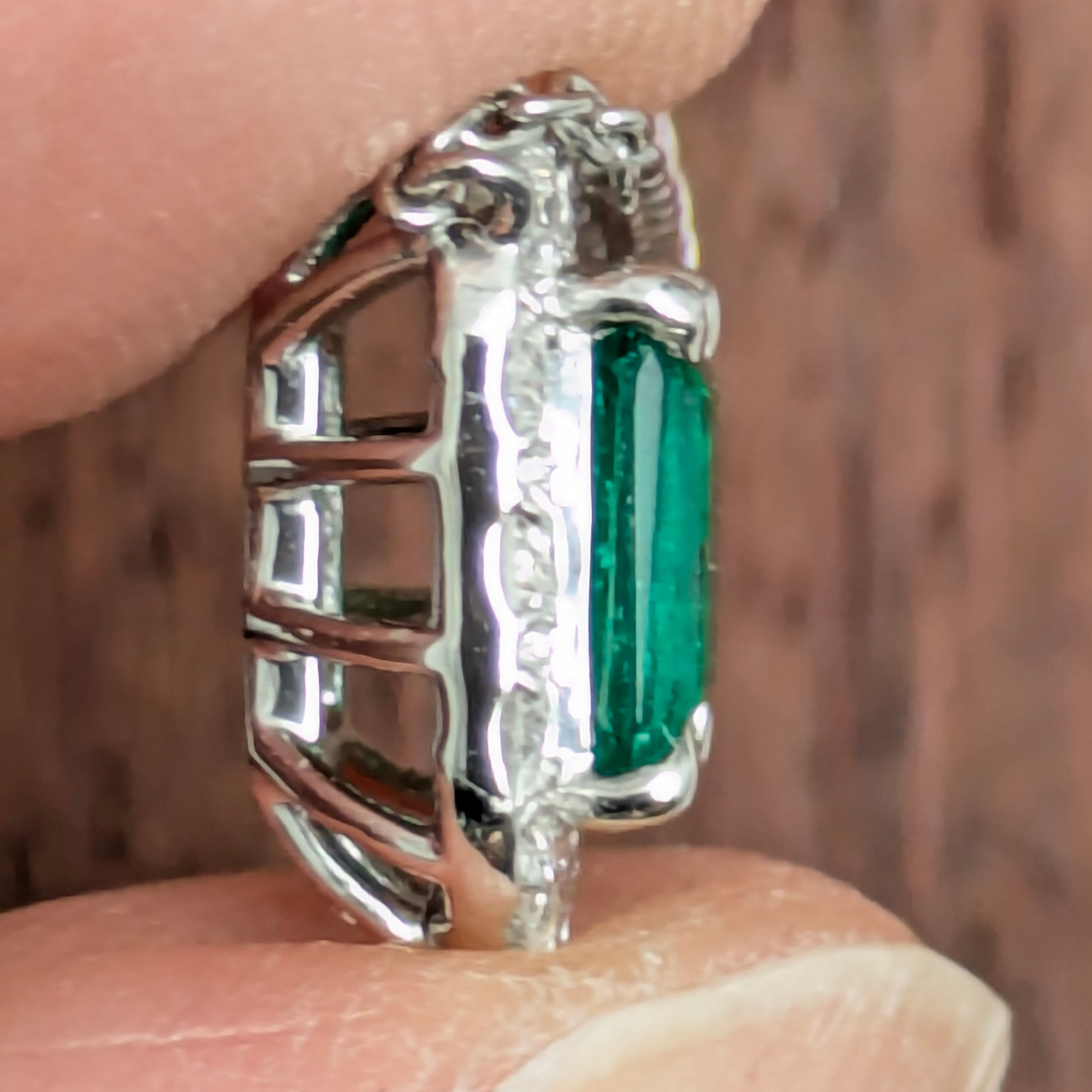 Pt900/850エメラルドネックレス コロンビア産 エメラルド 0.437ct