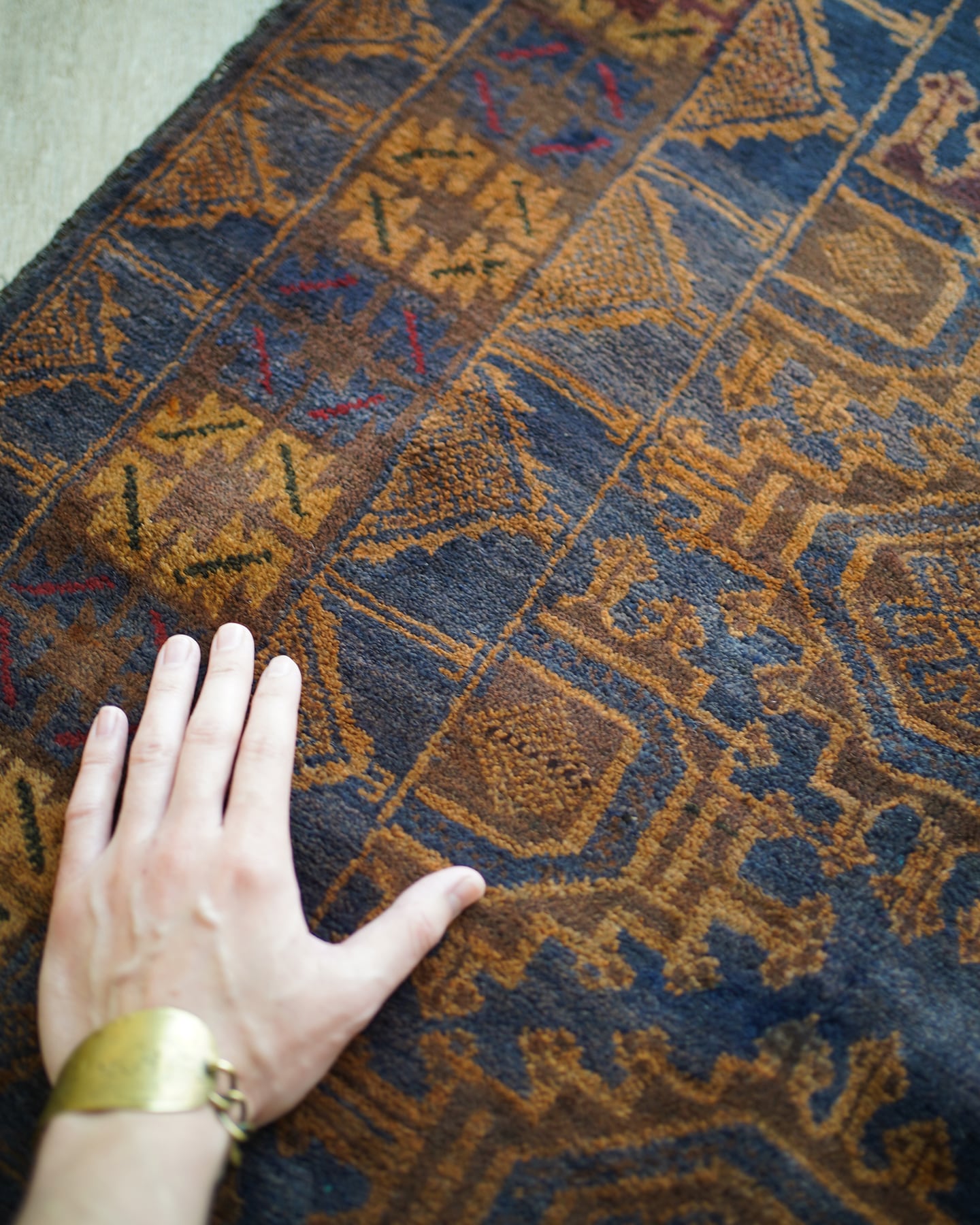 102】Vintage Afghan Baluch rug 1960's | ヴィンテージラグ専門店