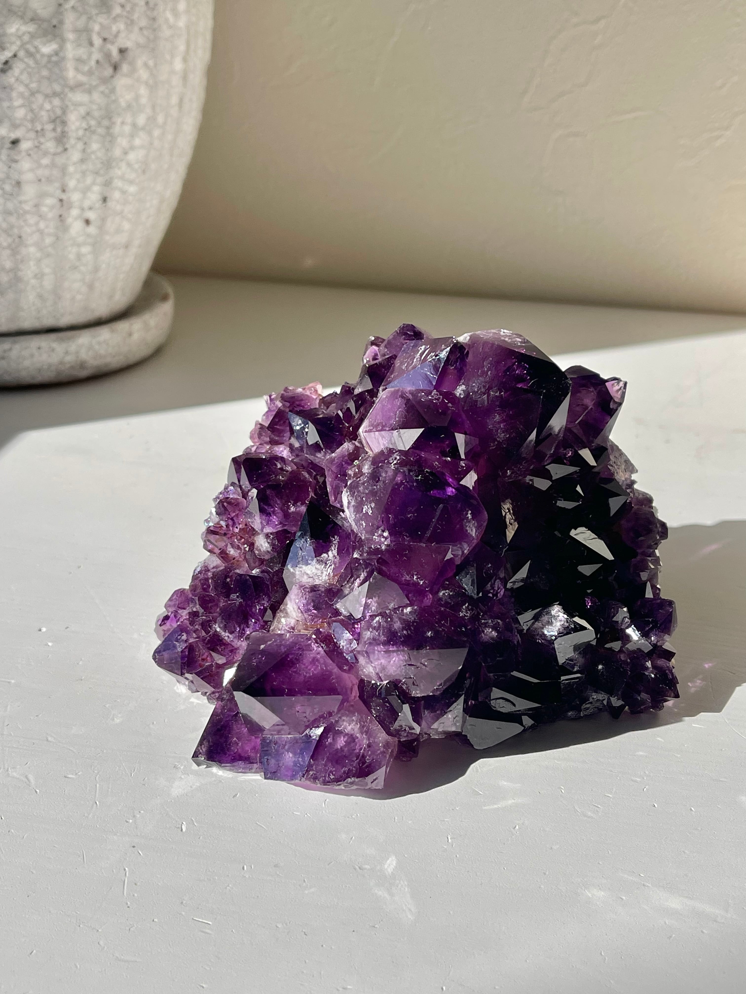 ブラジル産　最高グレード　高波動アメシスト/ Top grade high energy amethyst cluster