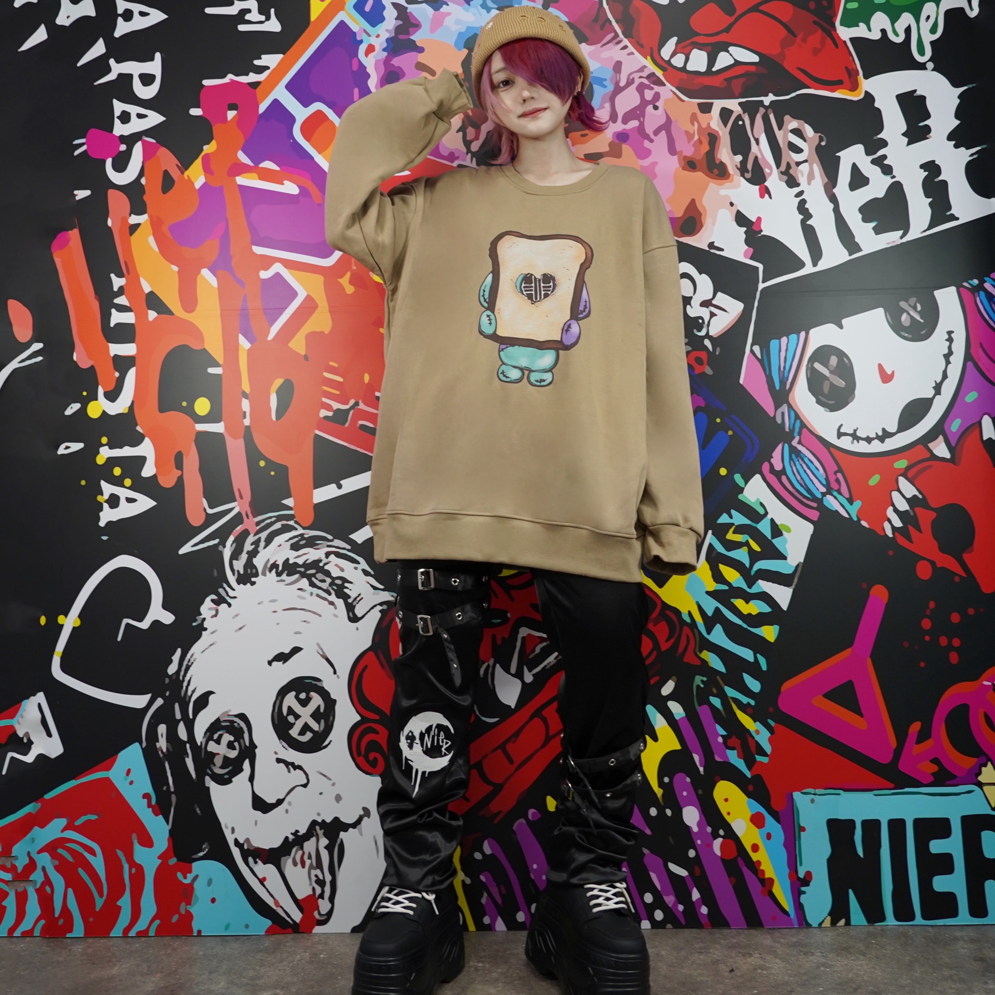 防寒仕様PEEKING ONEくんスウェットトップス【TOAST】 | NIER CLOTHING