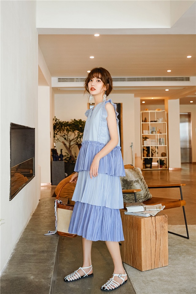 ストライプ切り替えティアード　ロングワンピース　ノースリーブ　フリル　プリーツ