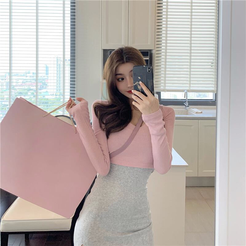 ピンクの丁寧なマシンTシャツレディース秋のスリムニット長袖ボトミングシャツタイトショートクロップトップ ブラックストロベリース84416767242