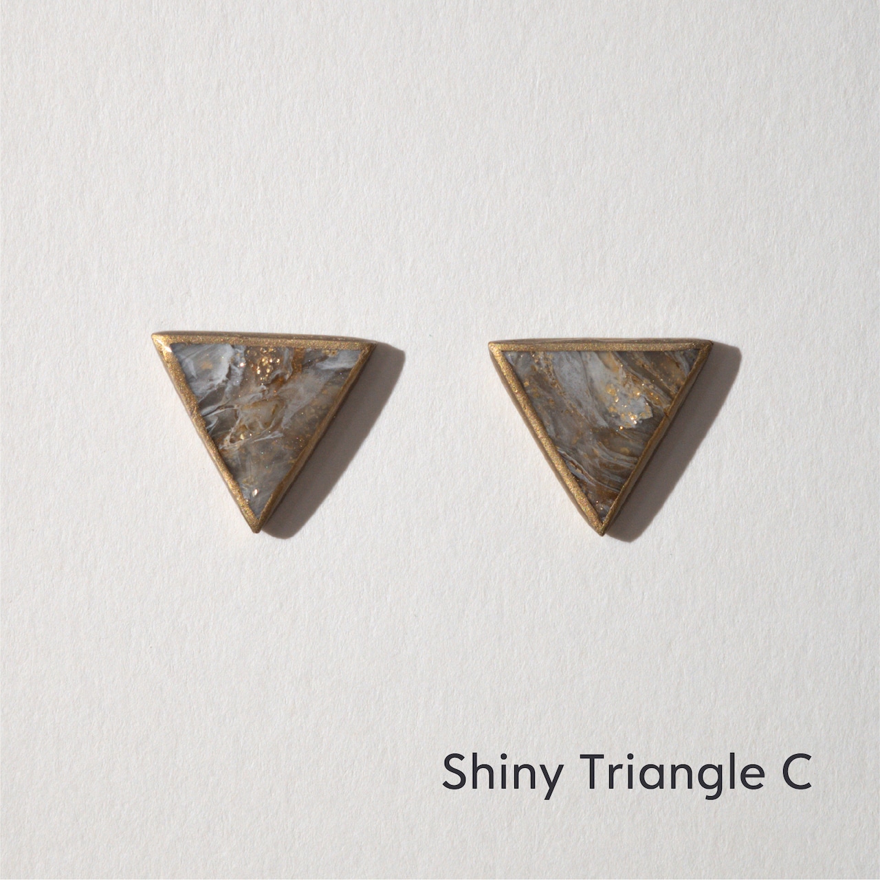 LOOP hogu v1 : Triangle Studs