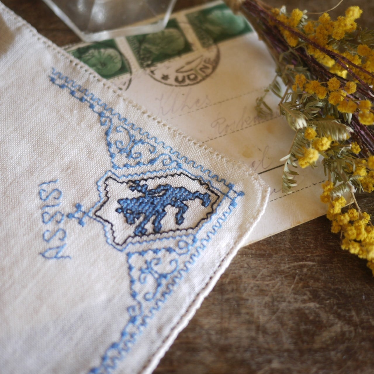 紋章刺繍 リネンエクリューハンカチ ドイツ