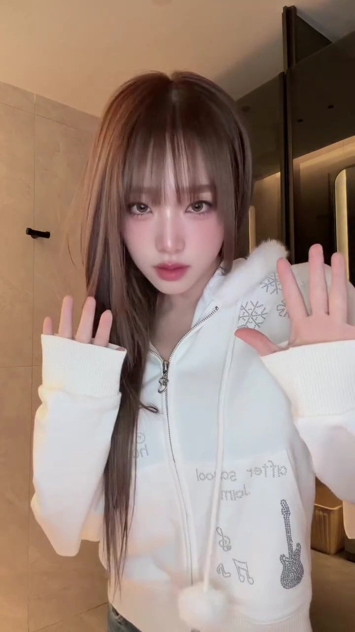 ☆NMIXX へウォン / IZ*ONE イェナ 着用！！【HUG YOUR SKIN】Hotfix