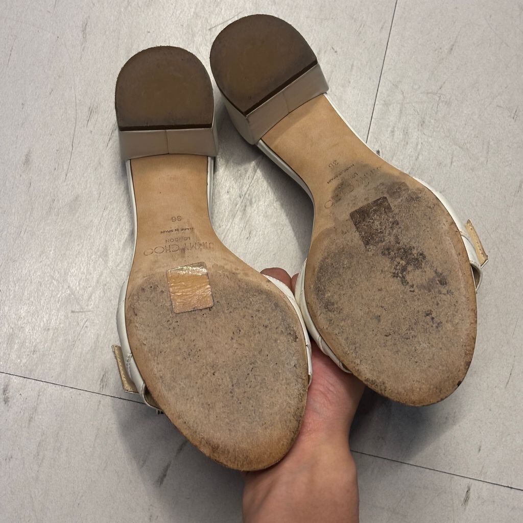 JIMMY CHOO ジミーチュウ Crystal Buckle Leather Mule Sandals