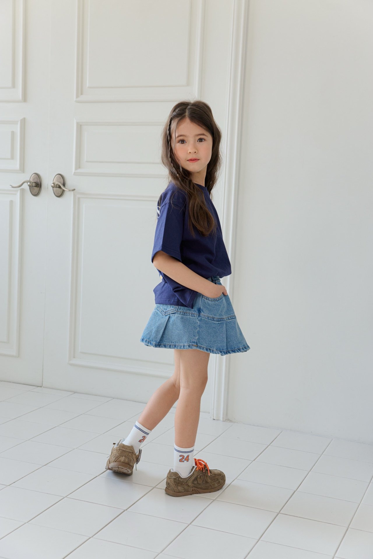 [DOREDORE] Shud Pleated Denim Skirt Pants (Ivory) / [도레도레] 슈드주름청치마바지(아이)
