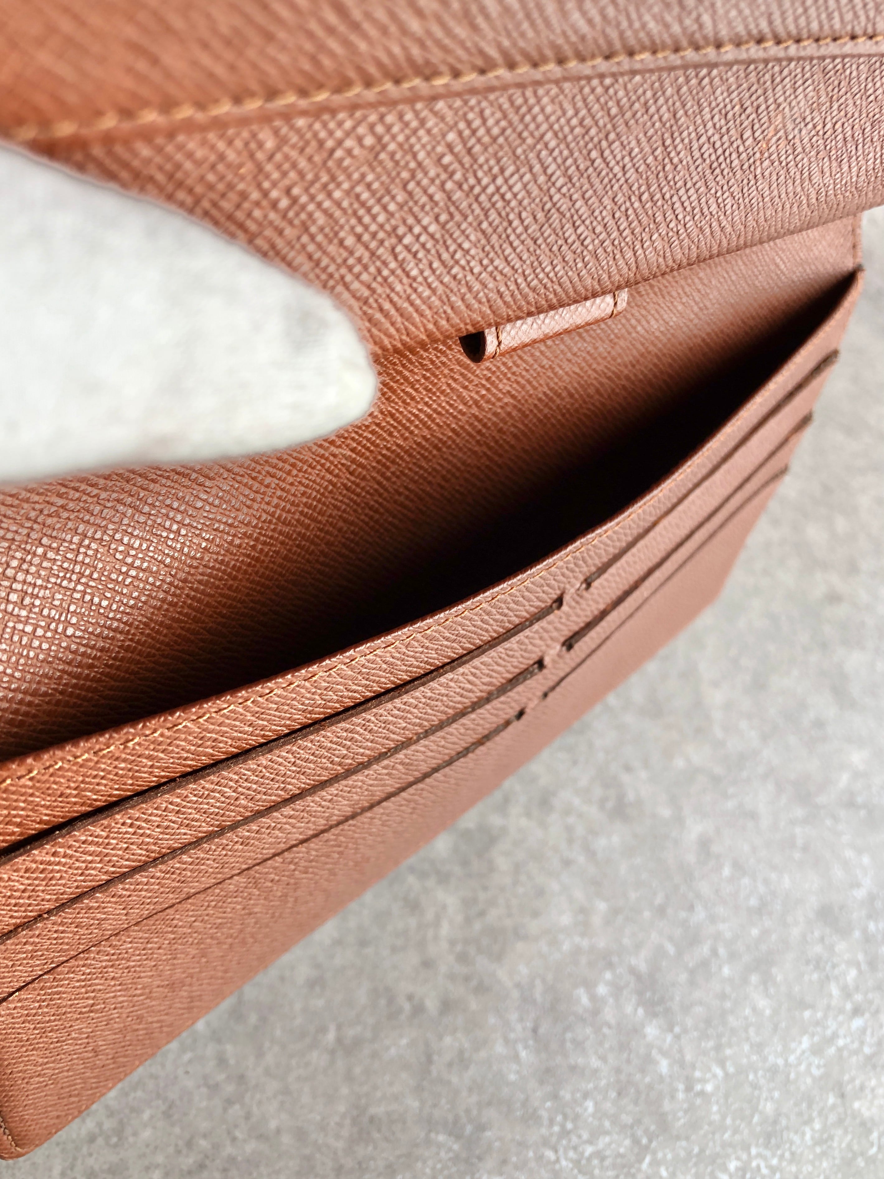 LOUIS VUITTON ルイヴィトン ポルトトレゾール インターナショナル