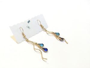 【イヤリング変更可能】アトリエSATO 雫のピアス