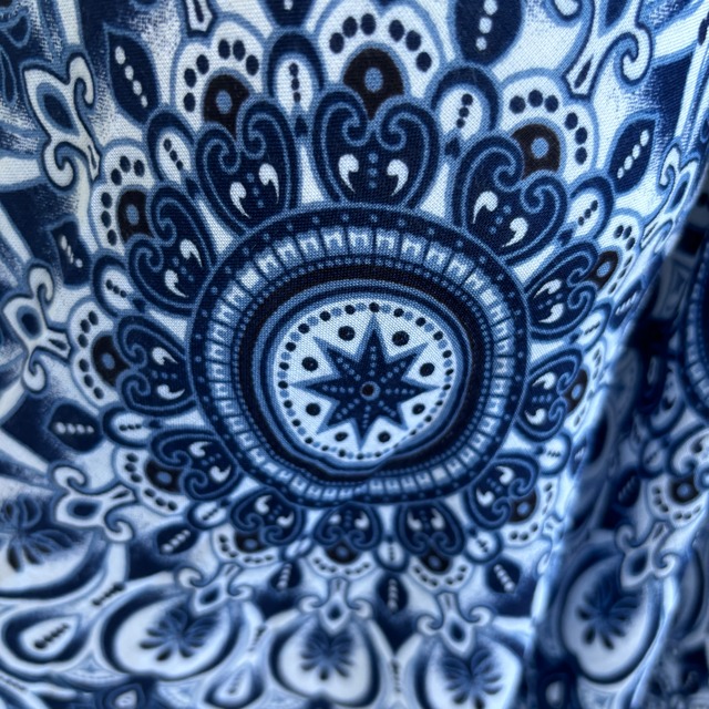 アシメトリー背中開きワンピース