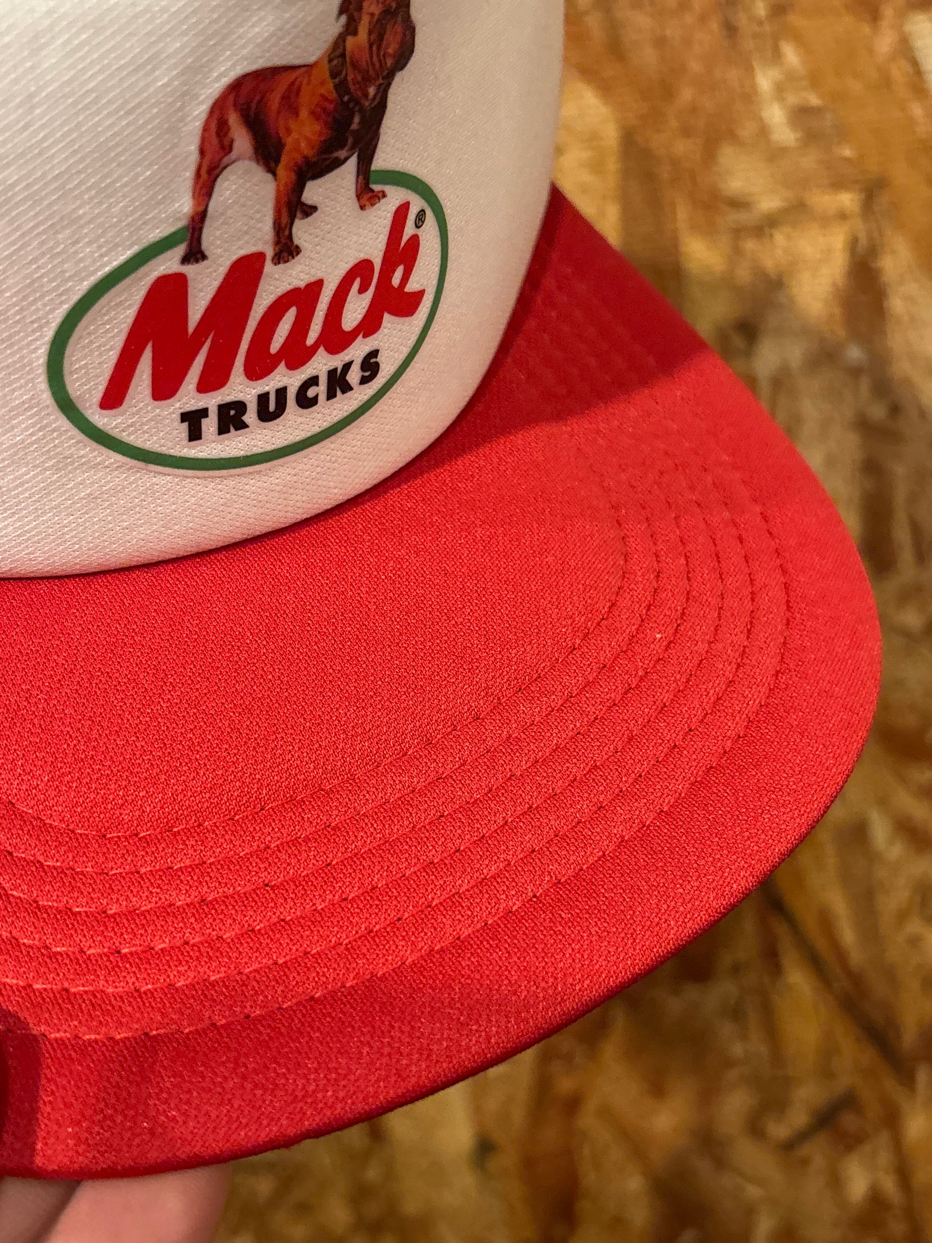 Mack Trucks 赤色キャップ 80s USA製 80s USA製 Mack Trucks メッシュ 