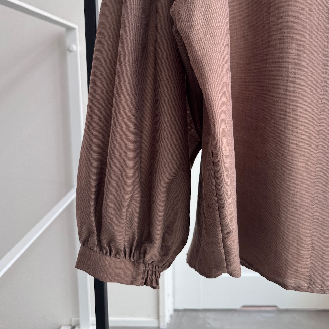 【受注予約:6月上旬入荷予定】スラブキーネックたぽ袖SH/モカ