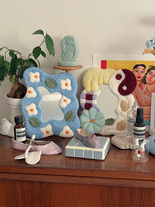 tufting mirror / flower