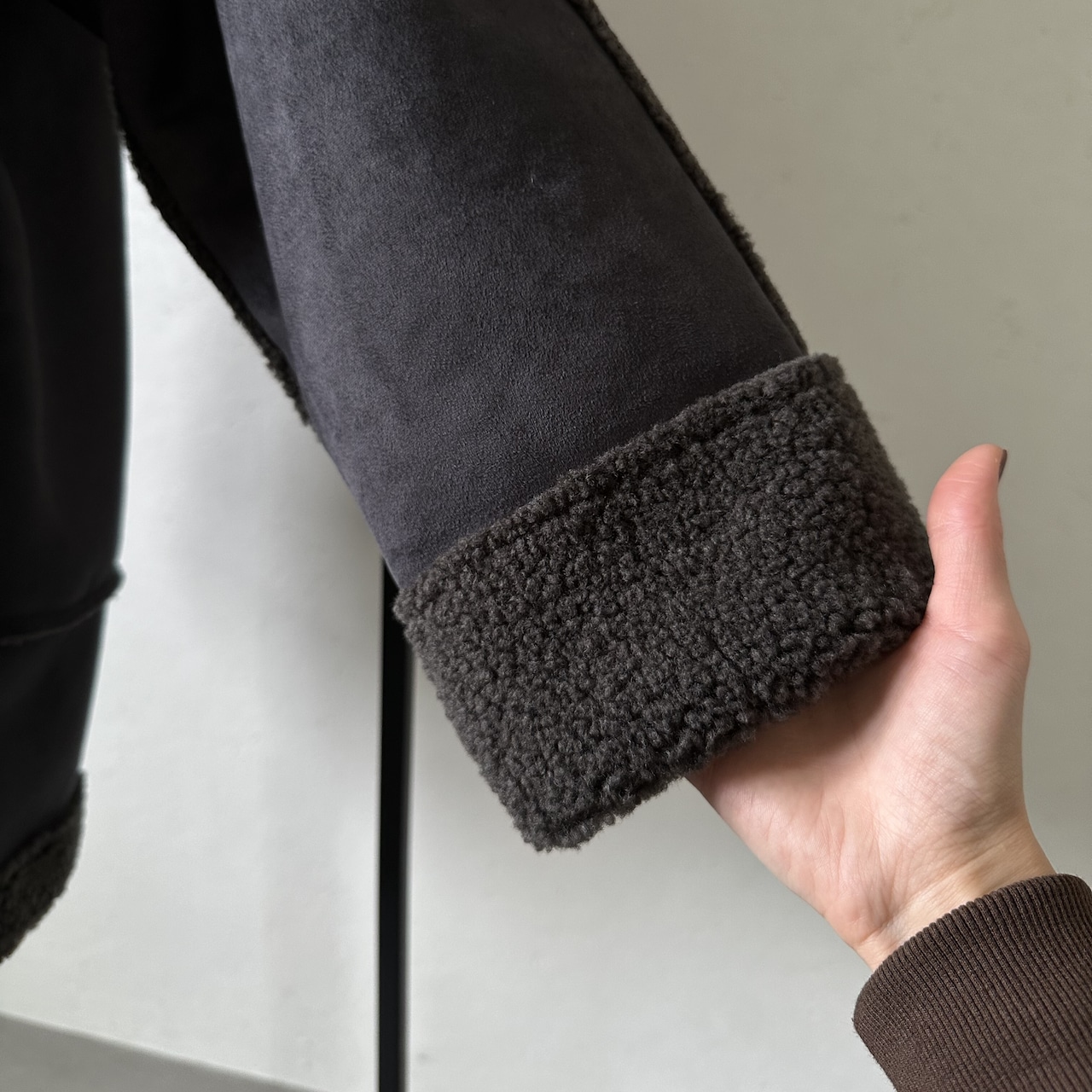 【受注予約1週間】スタンドカラームートンオーバーCO/チャコール