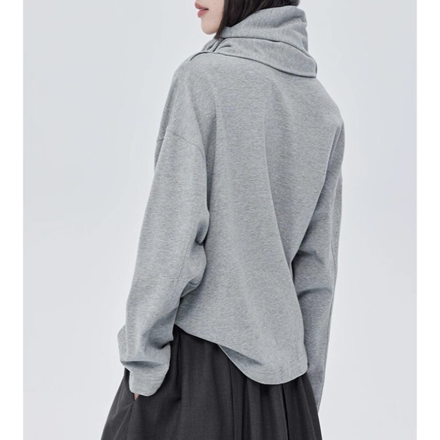 Scarf-attached relaxed top C1404