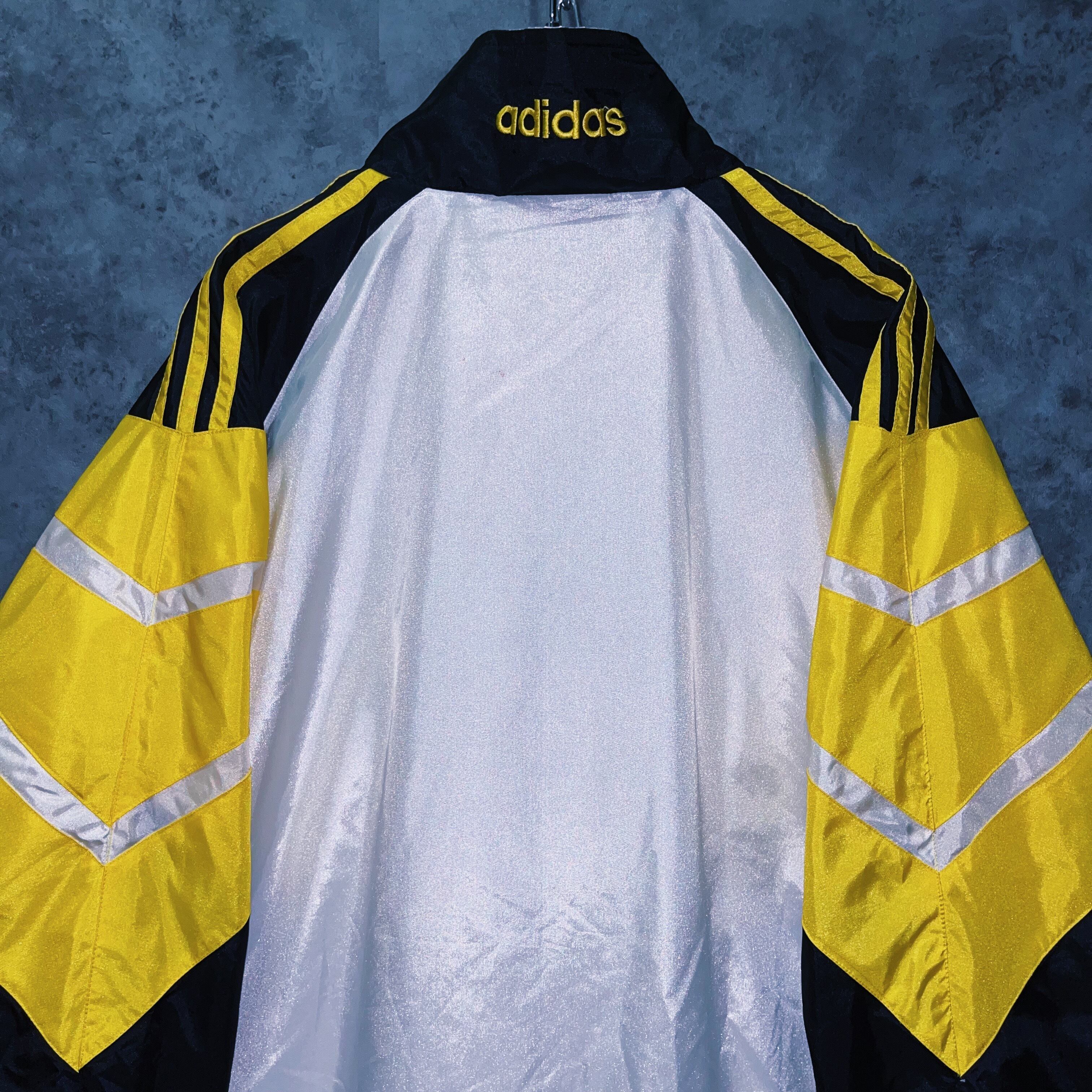 doppio】90's vintage “adidas” switching color design Nylon track