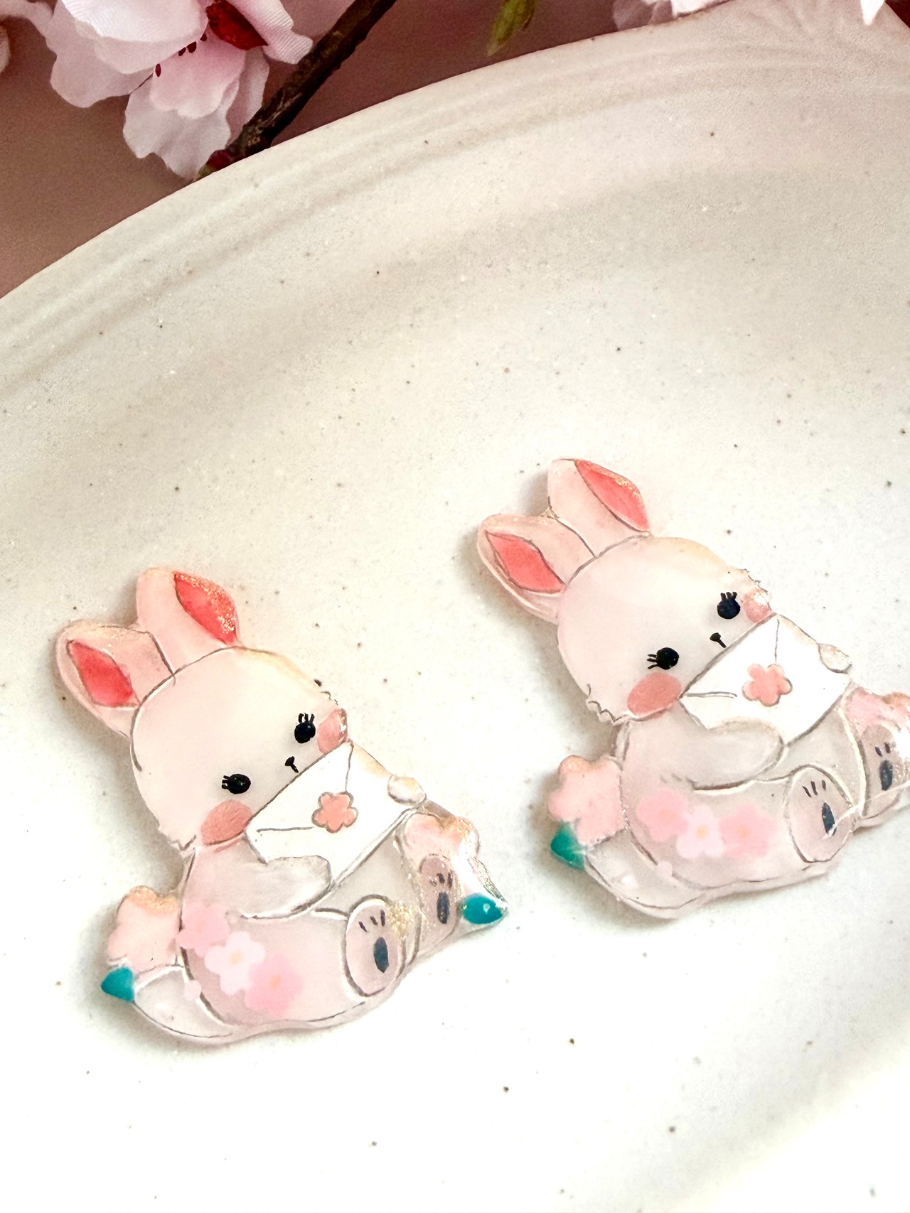 ブローチ『さくらポストのうさぎさん』ストーリーカード付き
