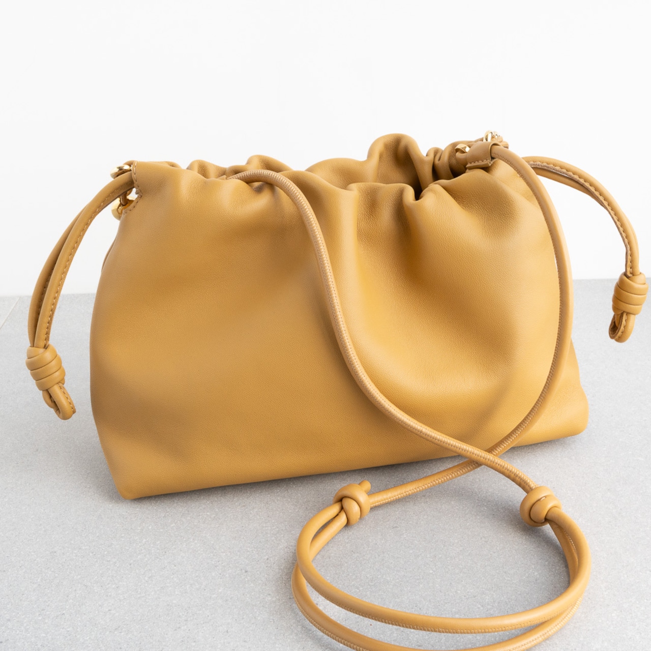 ロエベ フラメンコパース ミディアム サハラ メローナパラム レザー ショルダーバッグ