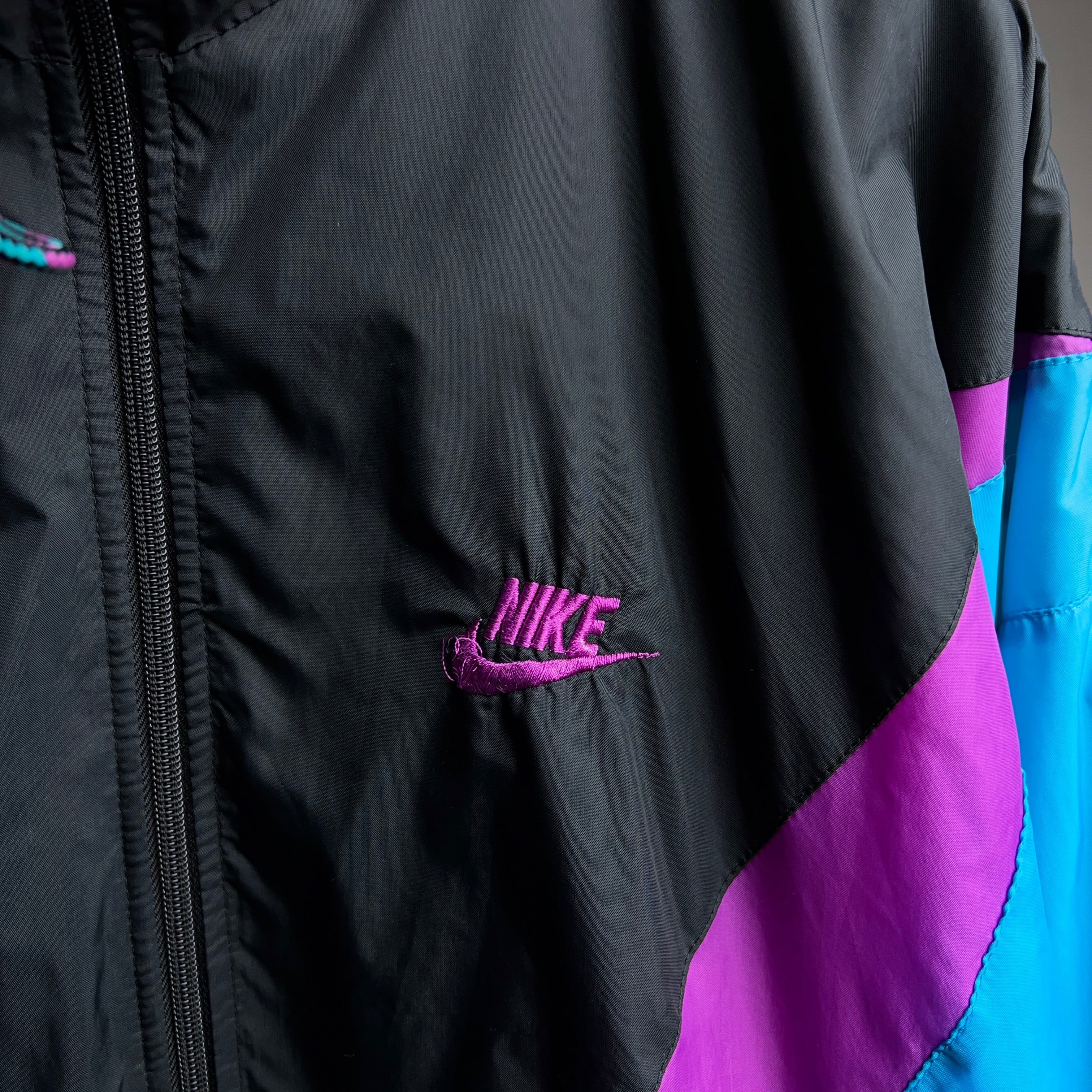 90's NIKE Nylon Jacket SIZE M 90年代 ナイキ ナイロンジャケット 銀タグ スウッシュロゴ 刺繍【1000A239】